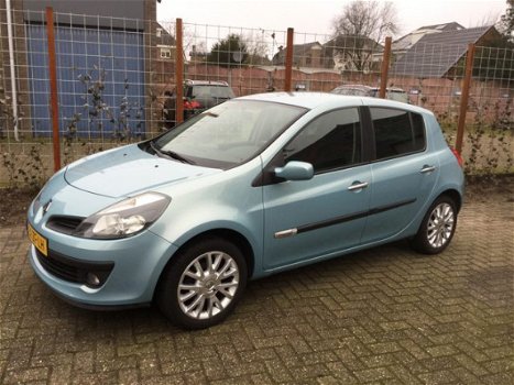 Renault Clio - 1.4-16V Rip Curl 5 deurs, 100 PK. , NW. APK, Airco, 16