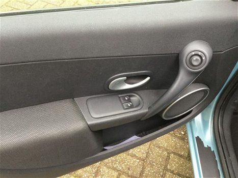 Renault Clio - 1.4-16V Rip Curl 5 deurs, 100 PK. , NW. APK, Airco, 16