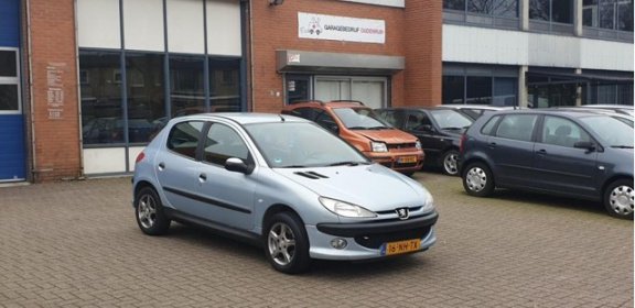 Peugeot 206 - 1.4 XR Challenge ZEER GOED ONDERHOUDEN, ZEER MOOI, NAP, APK 1 Jaar etc - 1