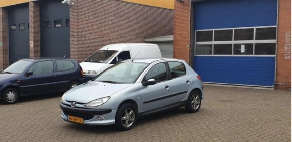 Peugeot 206 - 1.4 XR Challenge ZEER GOED ONDERHOUDEN, ZEER MOOI, NAP, APK 1 Jaar etc - 1