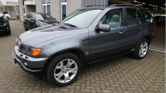 BMW X5 - 4.4i AUTOMAAT/LEER/PDC/STOELVERW/286PK/NAP - 1