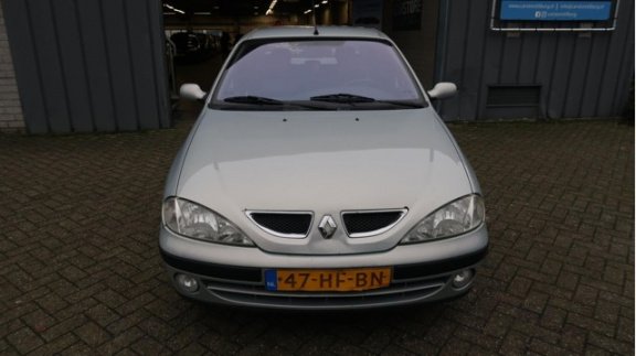 Renault Mégane - 1.6-16V Expression AIRO/APK 01-'21/NAP - 1