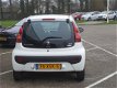 Peugeot 107 - 1.0 68PK 5-deurs Active Airco Elektr ramen Radio CD - 1 - Thumbnail