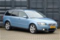 Volvo V50 - 2.4 momentum 5 cilinder youngtimer in topconditie - 1 - Thumbnail