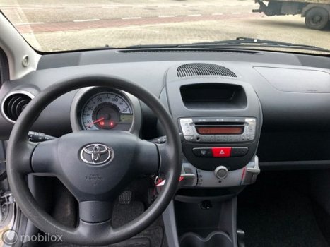 Toyota Aygo - 1.0-12V + - 1