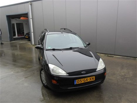 Ford Focus Wagon - 1.4-16V Ambiente - 1