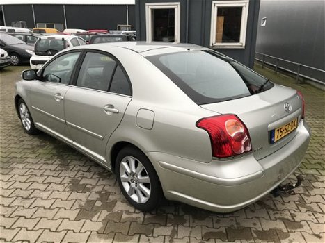 Toyota Avensis - 1.8 VVTi Luna - 1