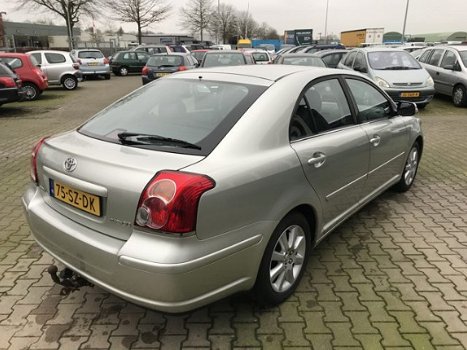 Toyota Avensis - 1.8 VVTi Luna - 1