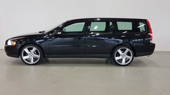 Volvo V70 - 2.4 Edition II V70 Edition II met oa lmv leren bekleding cv pdc trekhaak stoelverwarming - 1