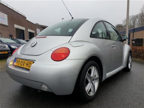 Volkswagen New Beetle - 2.0 Highline - 1