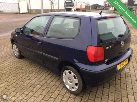 Volkswagen Polo - 1.4-16V Trendline - 1