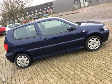 Volkswagen Polo - 1.4-16V Trendline - 1