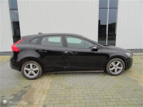 Volvo V40 - 1.6 D2 Momentum NAVI TREKHAAK - 1