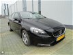 Volvo V40 - 1.6 D2 Momentum NAVI TREKHAAK - 1 - Thumbnail