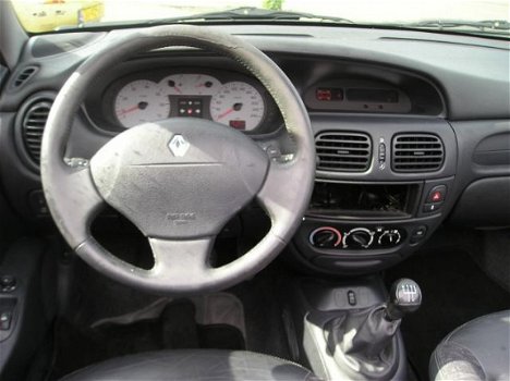 Renault Mégane Cabrio - 1.6-16V Dynamique - 1