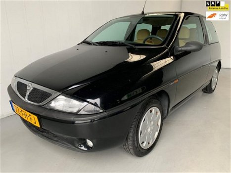 Lancia Y(psilon) - 1.2 LS met 52.119km NAP - 1