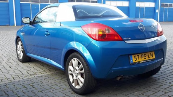 Opel Tigra TwinTop - 1.4-16V Cosmo Airco / Leer / Cruise / Nieuwe APK / 96000km NAP - 1