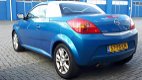 Opel Tigra TwinTop - 1.4-16V Cosmo Airco / Leer / Cruise / Nieuwe APK / 96000km NAP - 1 - Thumbnail