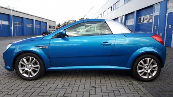 Opel Tigra TwinTop - 1.4-16V Cosmo Airco / Leer / Cruise / Nieuwe APK / 96000km NAP - 1