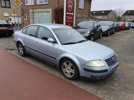 Volkswagen Passat - 2.0 Highline - 1