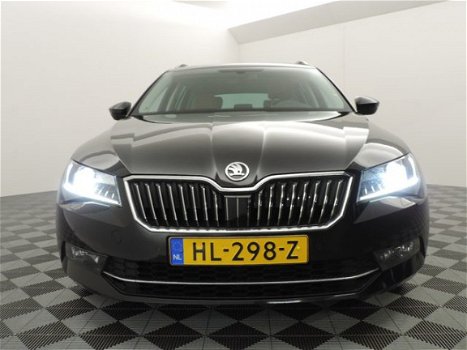 Skoda Superb Combi - 1.6 TDI DSG Aut7 Ambition Bsn (leer, panodak, camera) - 1