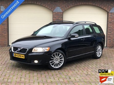 Volvo V50 - 1.8i Momentum Leder Clima PDC Cruise Trekhaak - 1