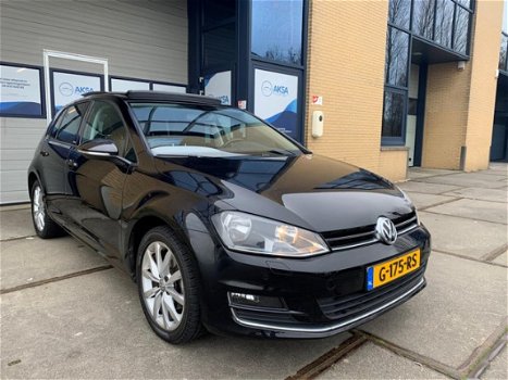 Volkswagen Golf - 1.4 TSI Connected Series Pano-Navi-Stlvw-Cruise Control-Airco-Dealer onderhuden - 1