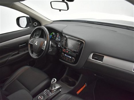 Mitsubishi Outlander - 2.0 PHEV 4WD CVT 5P Executive Edition X-Line | Incl. BTW | - 1