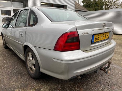 Opel Vectra - 1.6-16V Business Edition *AIRCO*APK*ELEKTR. RAMEN*STUURBEKR.*TREKHAAK - 1