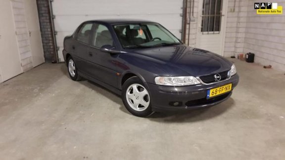 Opel Vectra - 1.6-16V Business Edition NAP 2e eigenaar Airco APK - 1