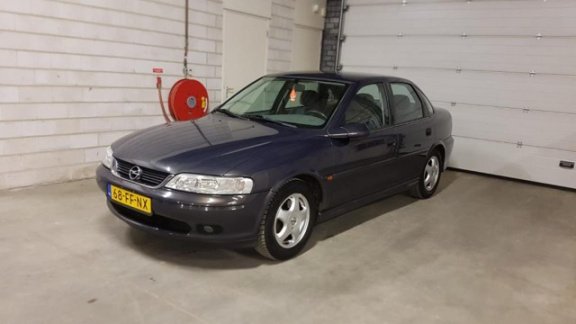 Opel Vectra - 1.6-16V Business Edition NAP 2e eigenaar Airco APK - 1