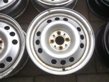 Fiat Stilo Fiorino Qubo 4 Stalen Velgen 15 Inch 4x98 - 2