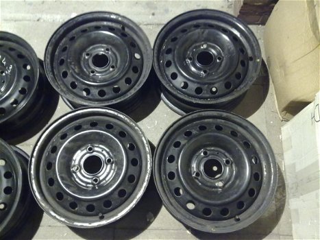 4 Stalen Velgen Nissan Primera Almera 15 Inch 4x114,3 - 1