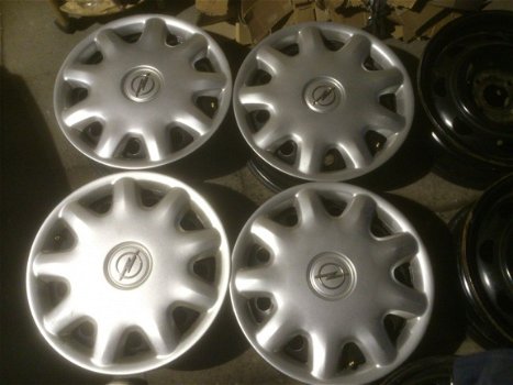 4 Stalen Velgen Opel Zafira Meriva 15 Inch 5x110 Wieldoppen - 1