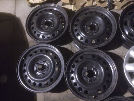 4 Stalen Velgen Opel Zafira Meriva 15 Inch 5x110 Wieldoppen - 3