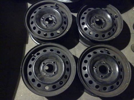 4 15 Inch Stalen Velgen Nissan Primera Almera 4x114,3 - 3