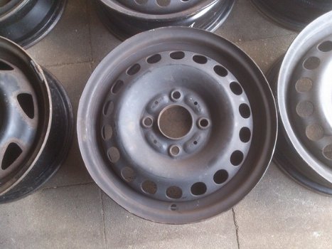 4 Stalen Velgen 14 Inch Mitsubishi Carisma Colt 4x114,3‏ - 2