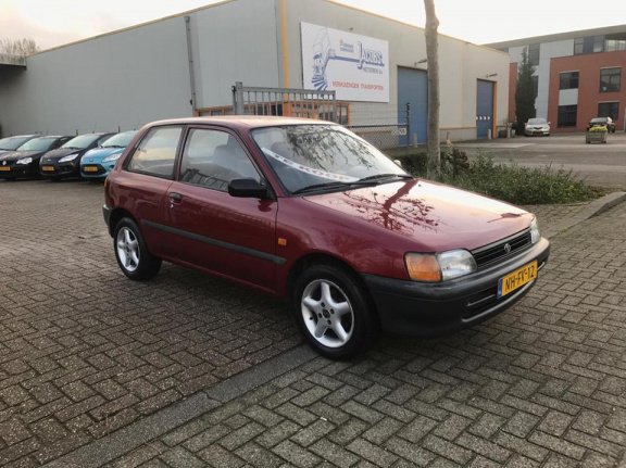 Toyota Starlet 1.3 XLI 12V E2 1995 Rood,Nap,€999.- - Afbeelding 2