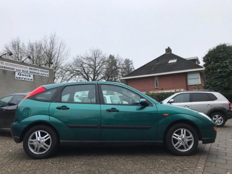 Ford Focus - 1.6-16V Trend *5DRS*STUURBEKR.*TREKHAAK*ELLEK.RAMEN*C.V*LM.VELG*ZEER NETTE AUTO*BOEKJES - 1