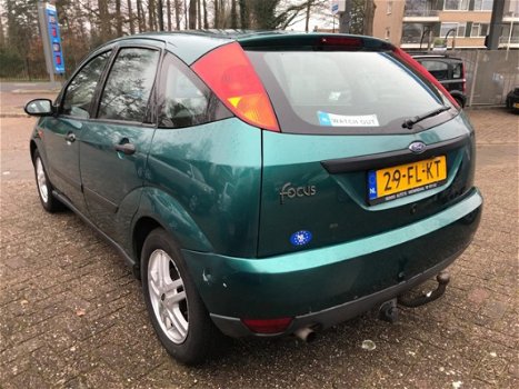 Ford Focus - 1.6-16V Trend *5DRS*STUURBEKR.*TREKHAAK*ELLEK.RAMEN*C.V*LM.VELG*ZEER NETTE AUTO*BOEKJES - 1