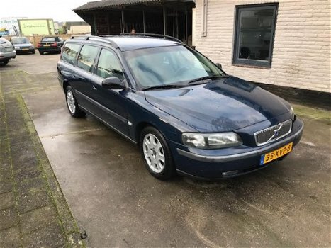 Volvo V70 - 2.4 Comfort Line - 1