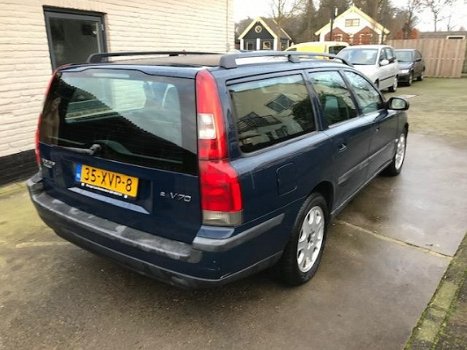 Volvo V70 - 2.4 Comfort Line - 1