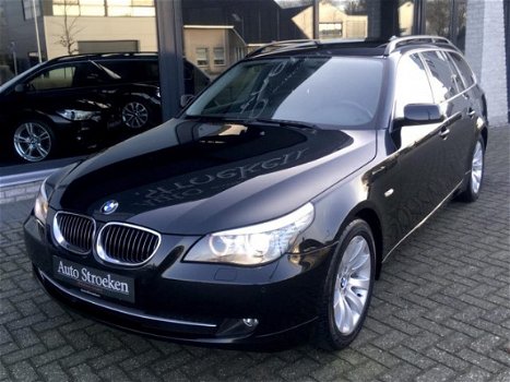 BMW 5-serie Touring - 523i Aut. Leer Navi Panorama Xenon - 1