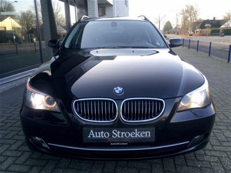 BMW 5-serie Touring - 523i Aut. Leer Navi Panorama Xenon - 1