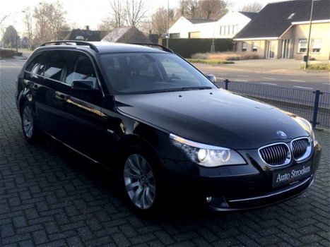 BMW 5-serie Touring - 523i Aut. Leer Navi Panorama Xenon - 1