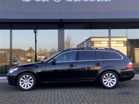 BMW 5-serie Touring - 523i Aut. Leer Navi Panorama Xenon - 1