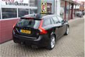 Volvo V60 - 2.4 D6 AWD Plug-In Hybrid Summum = incl. btw O.a: Leder, Xenon, Schuif/kantel dak, afn. - 1 - Thumbnail