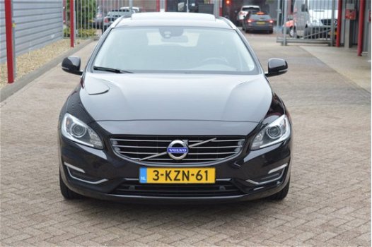 Volvo V60 - 2.4 D6 AWD Plug-In Hybrid Summum = incl. btw O.a: Leder, Xenon, Schuif/kantel dak, afn. - 1