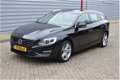 Volvo V60 - 2.4 D6 AWD Plug-In Hybrid Summum = incl. btw O.a: Leder, Xenon, Schuif/kantel dak, afn. - 1 - Thumbnail