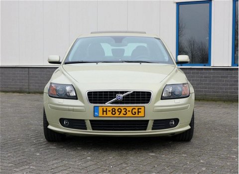 Volvo S40 - 2.5 T5 Exclusive incl BTW + 6 maand garantie - 1